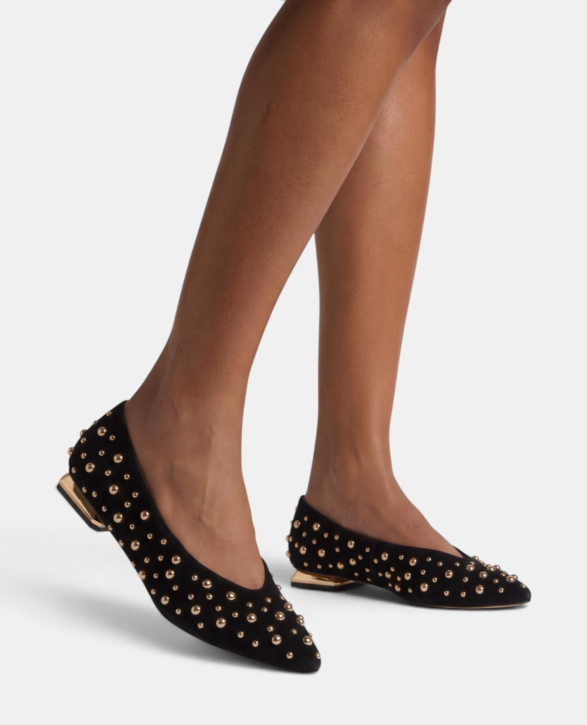 BAILARINA NAPA COM TACHAS METÁLICAS
