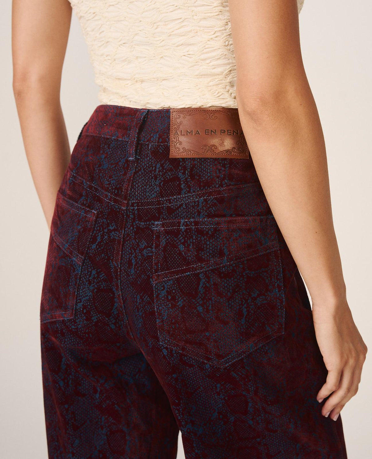 VELVET JEANS