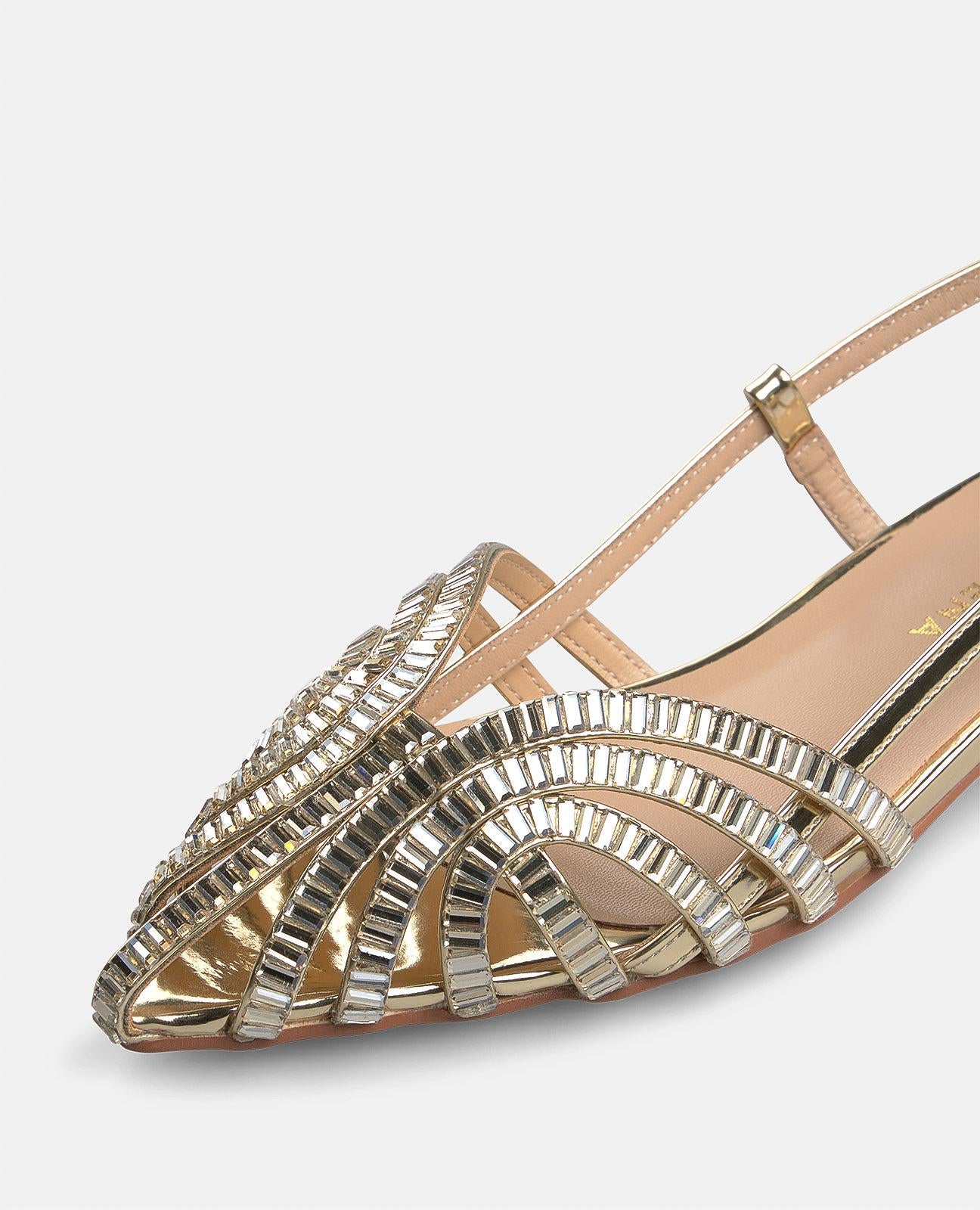 STRASSBESETZTE CLOGS