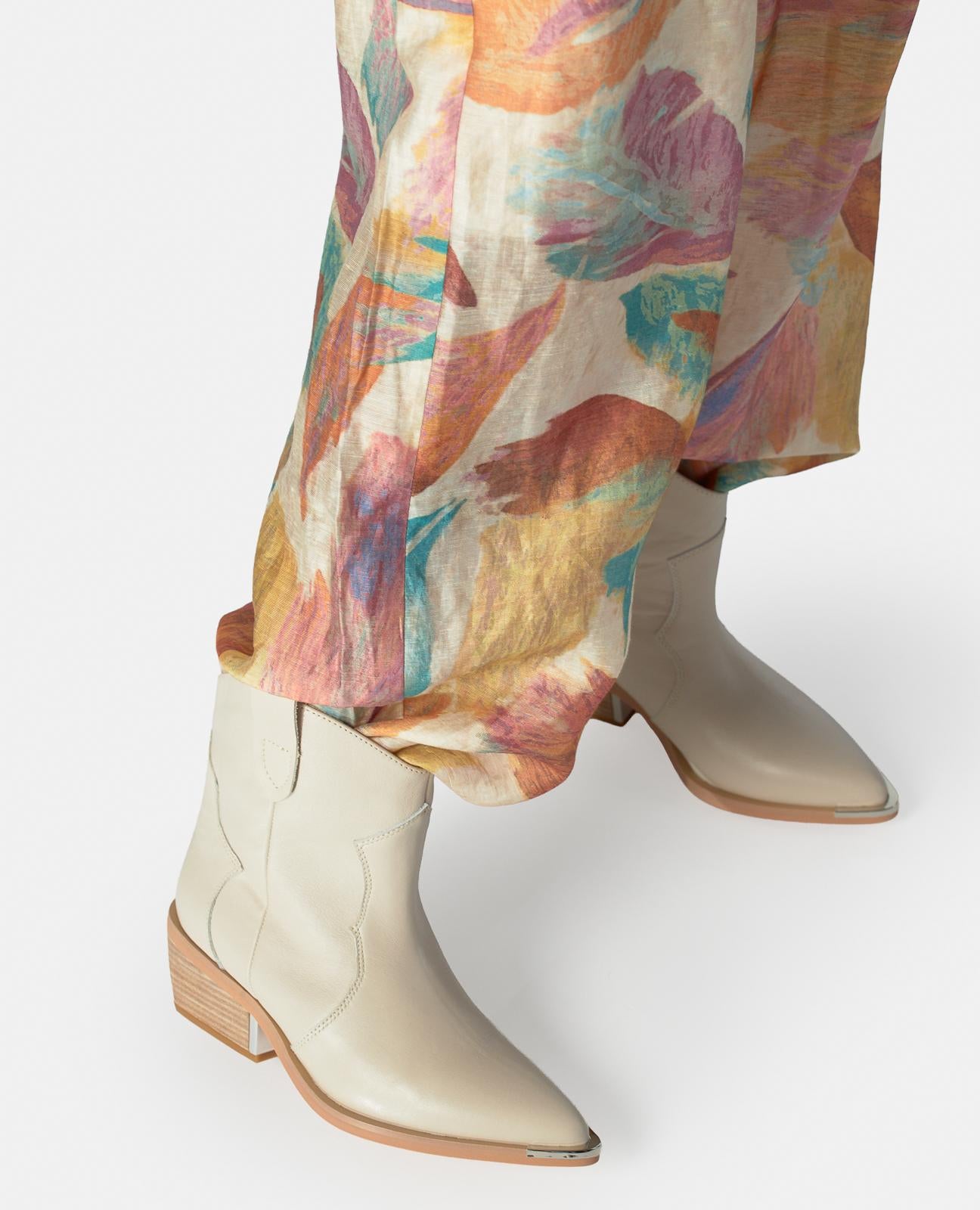 BOTÍN ESTILO COWBOY