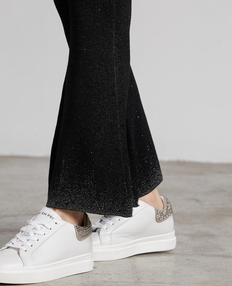 PANTALÓN ACAMPANADO DETALLES