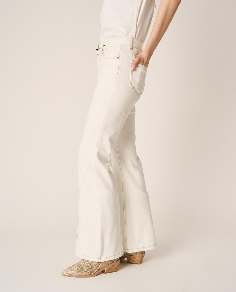 PANTALÓN FLARE DEMIN