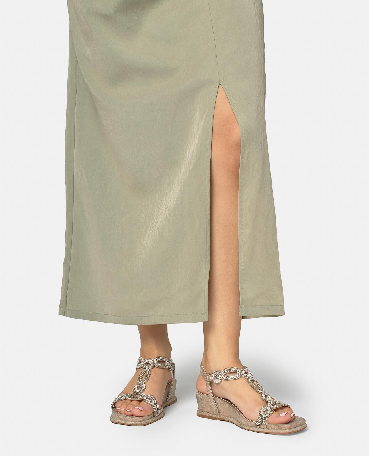 SANDALIA DE PLATAFORMA BAJA CON DETALLE CIRCULAR