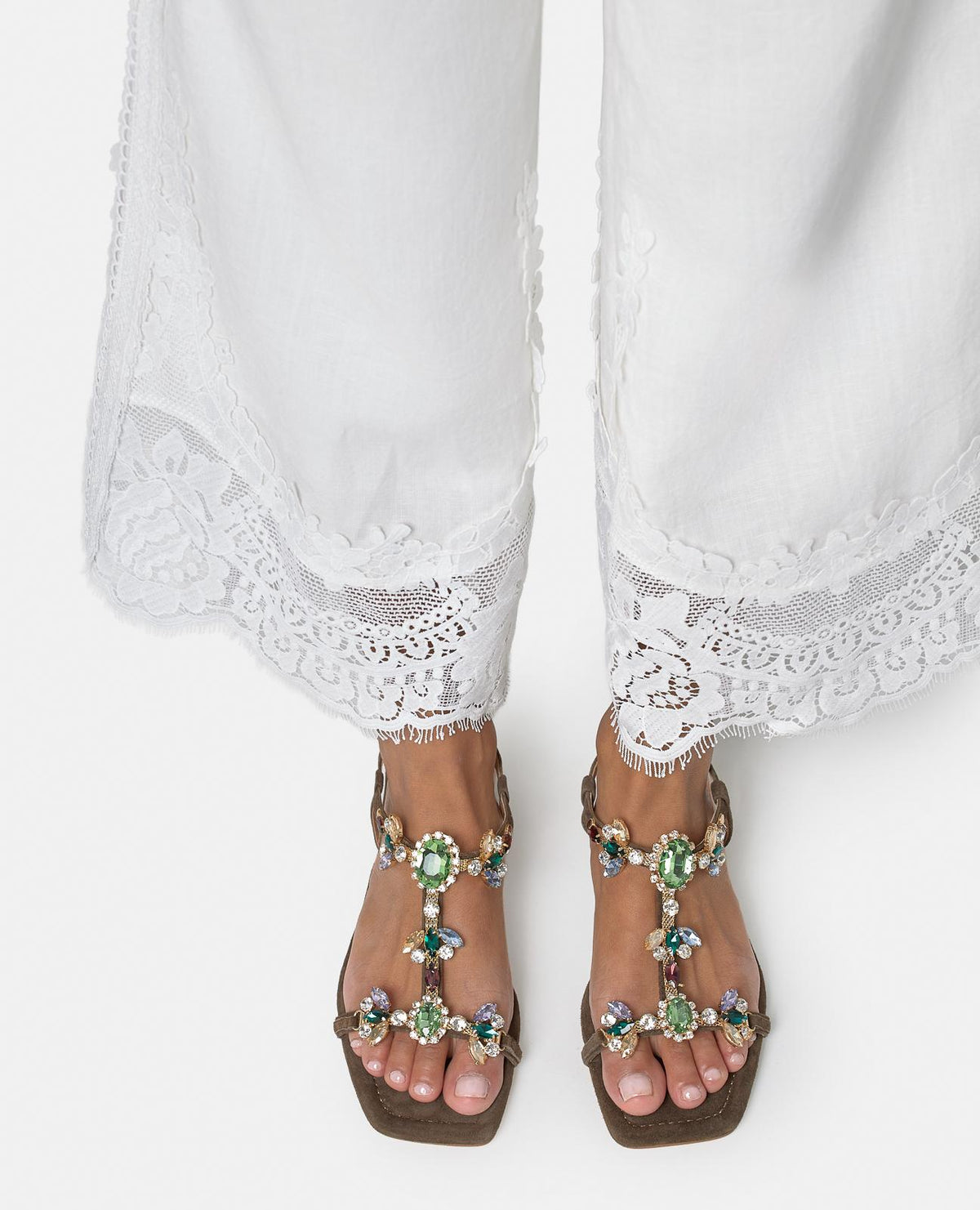 SANDALI CON CINTURINI E STRASS