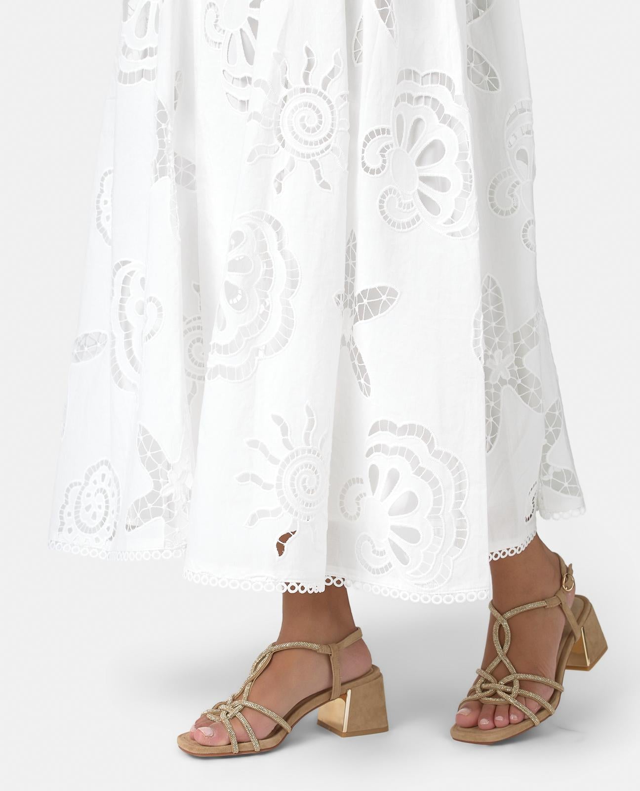 SANDALIA TACON MEDIO MULTITIRAS