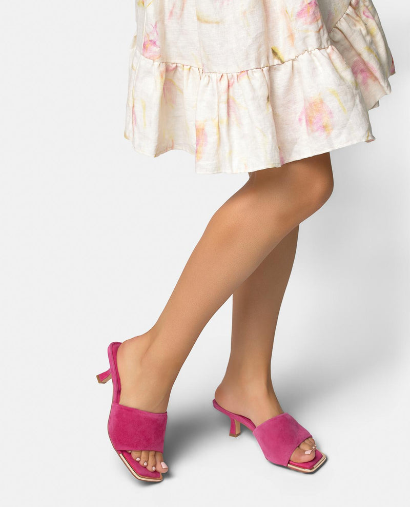 SANDALIA TACON MEDIO TIRA ANCHA