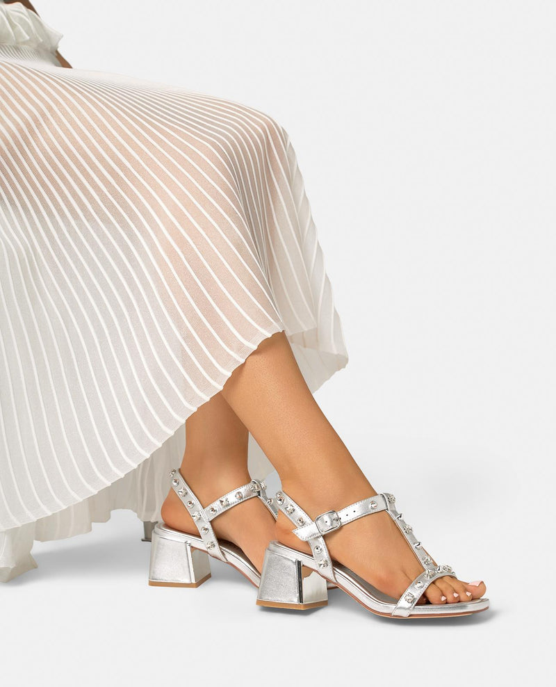 SANDALIA METALIZADA PEDRERIA