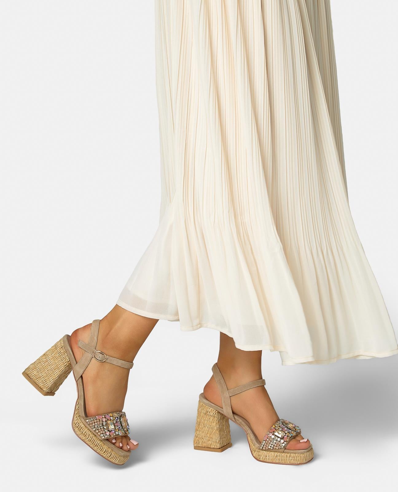 SANDALIA PEDRERÍA TACÓN BLOQUE