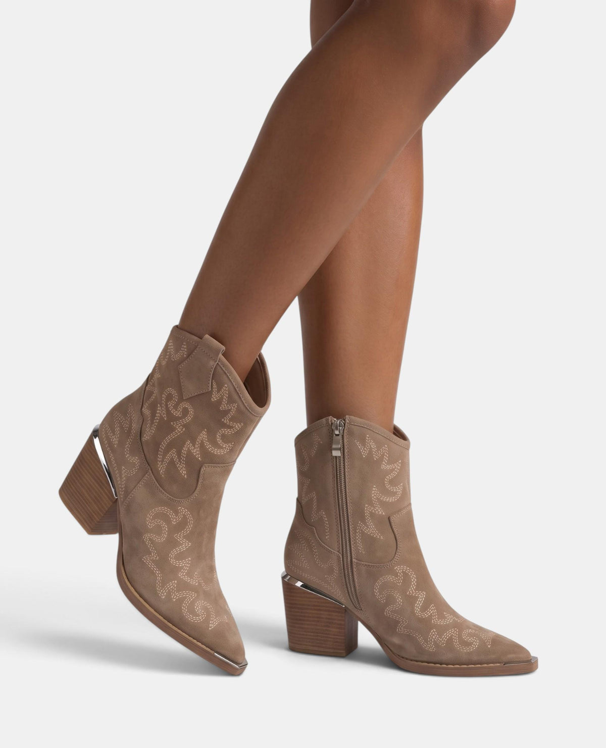 BOTA DE COWBOY EM CAMURÇA COM FECHO DE CORRER