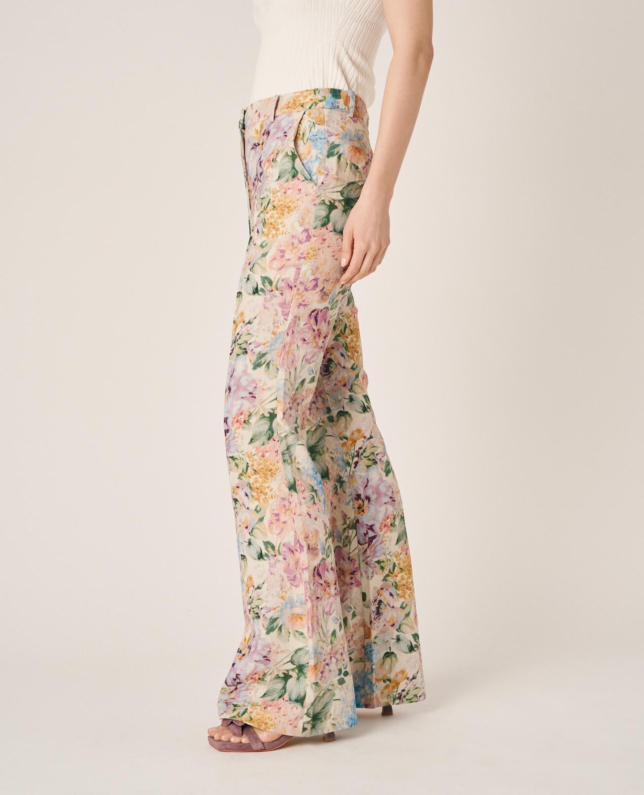 PRINTED PANTS DETAIL