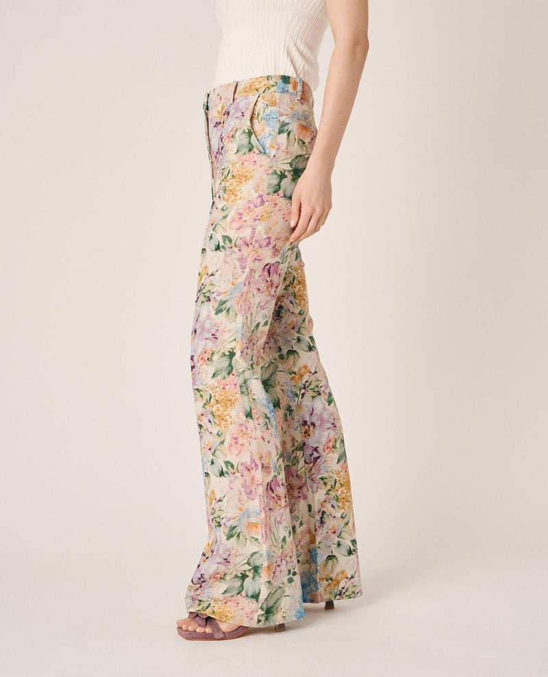 PANTALÓN ESTAMPADO DETALLE