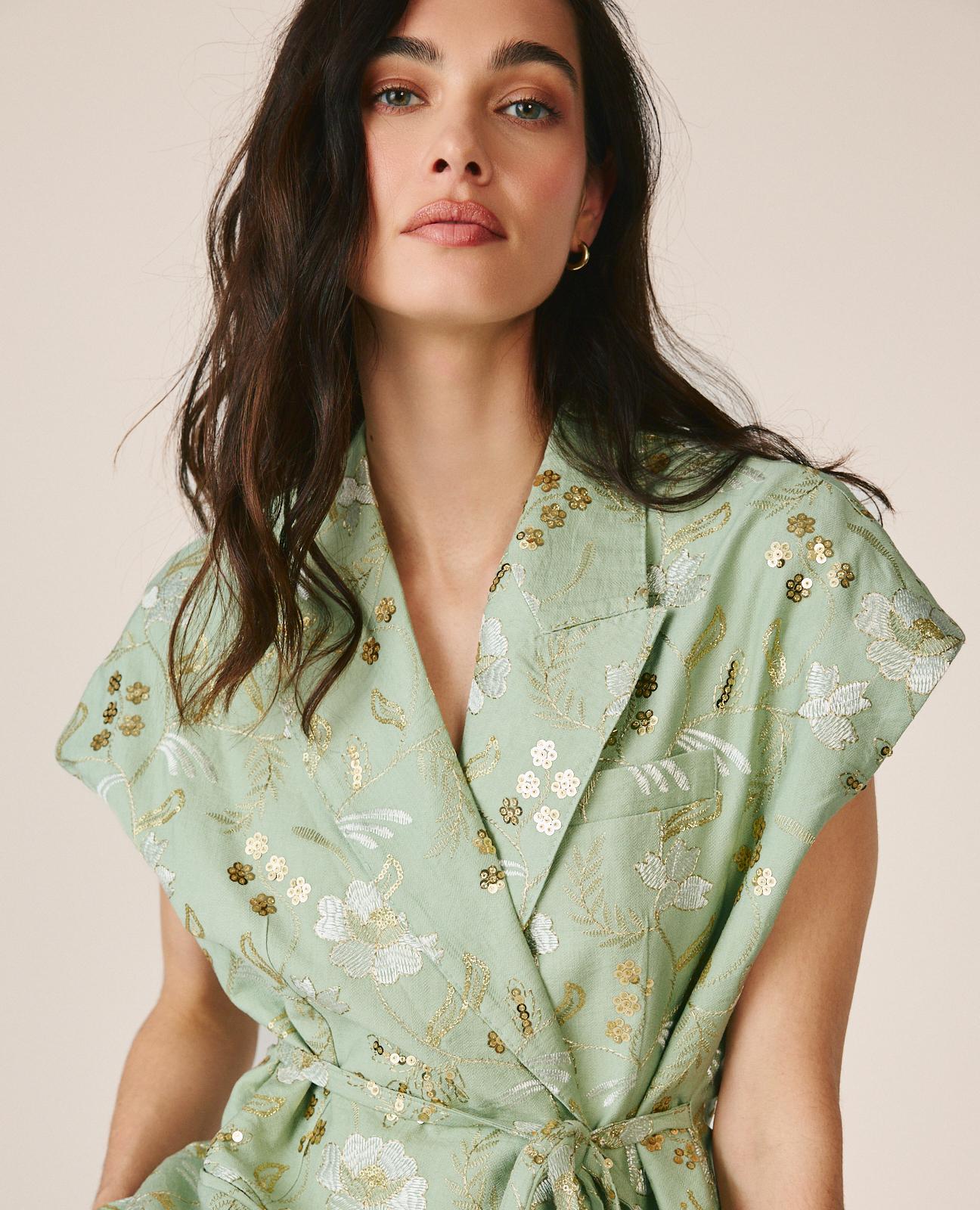 CHALECO BORDADO FLORAL