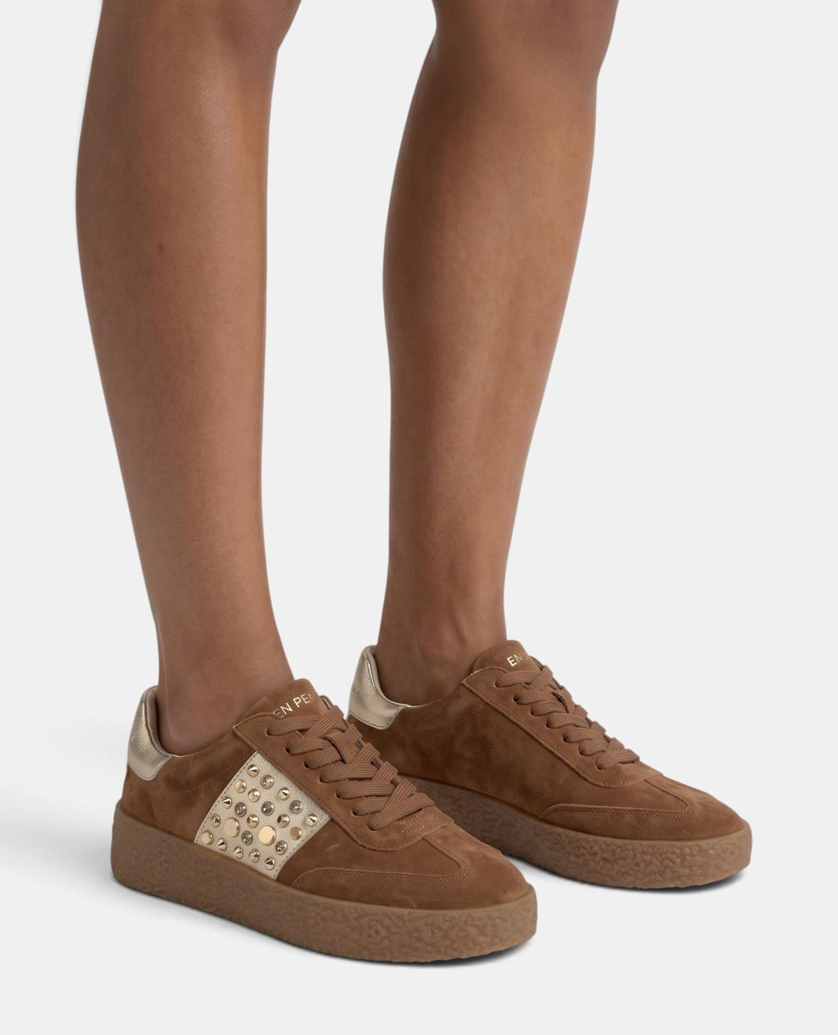 ZAPATILLAS DE ANTE CON PEDRERÍA