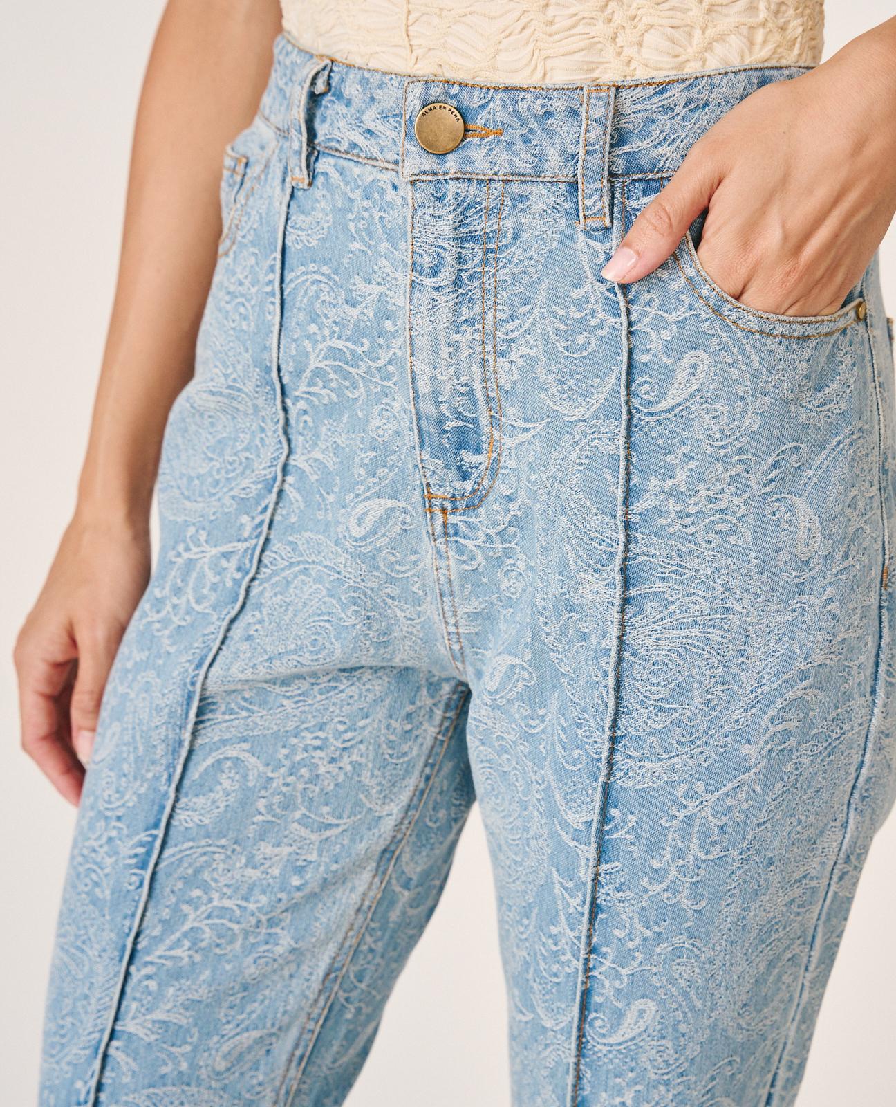 PANTALÓN VAQUERO FLARE PAISLEY