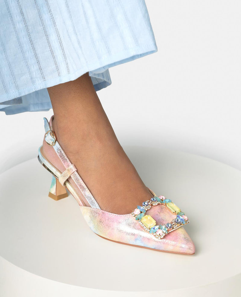 SALON DESTALONADO CON DETALLE FRONTAL