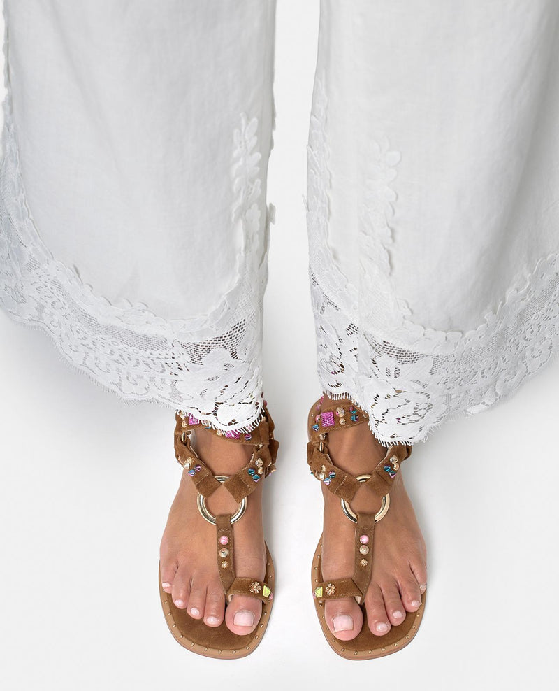 SANDALIA PLANA CON HEBILLA CIRUCLAR