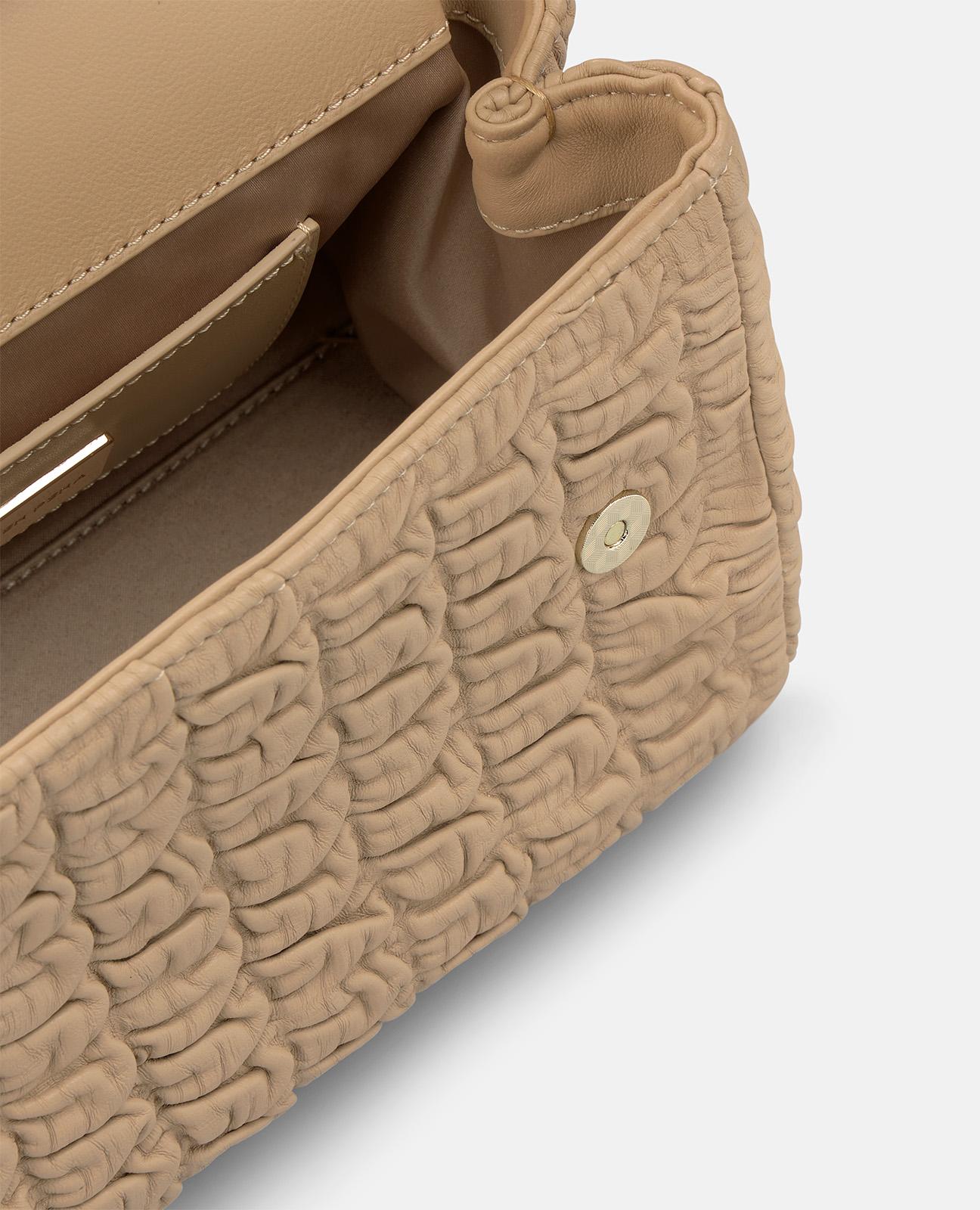 BOLSO EN RELIEVE