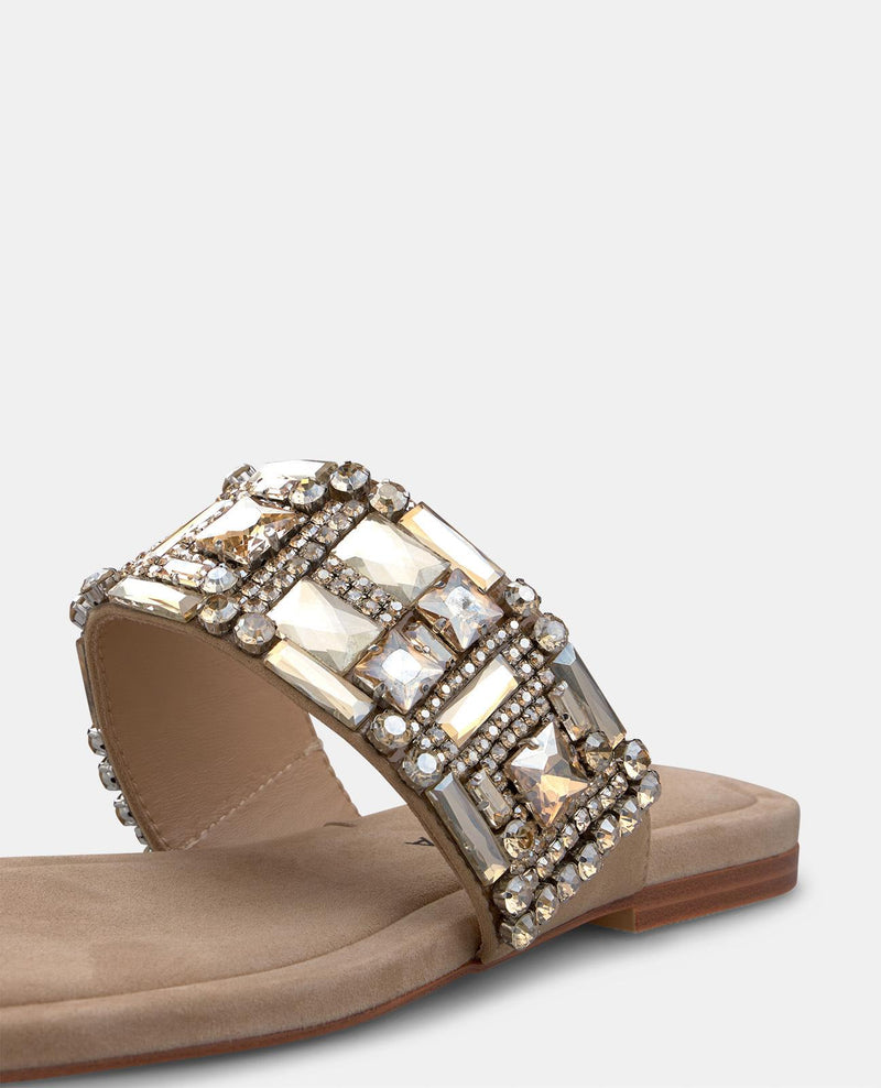 SANDALIA PUNTERA CUADRADA ABALORIOS