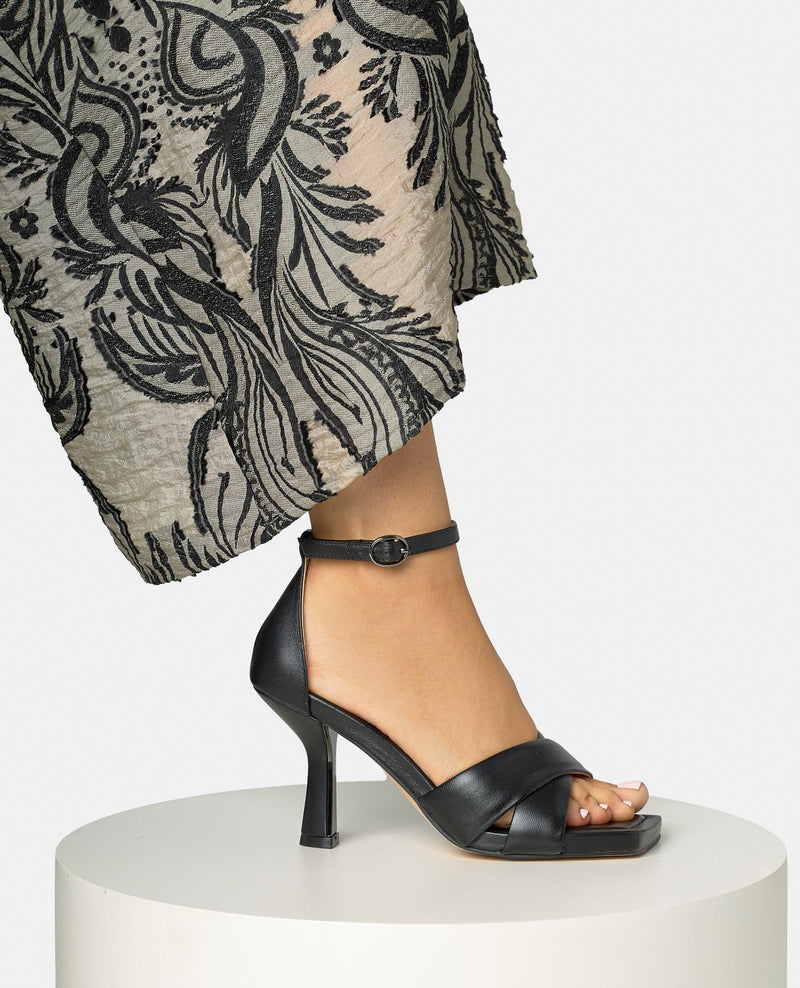 SANDALIA TACON TIRAS CRUZADAS