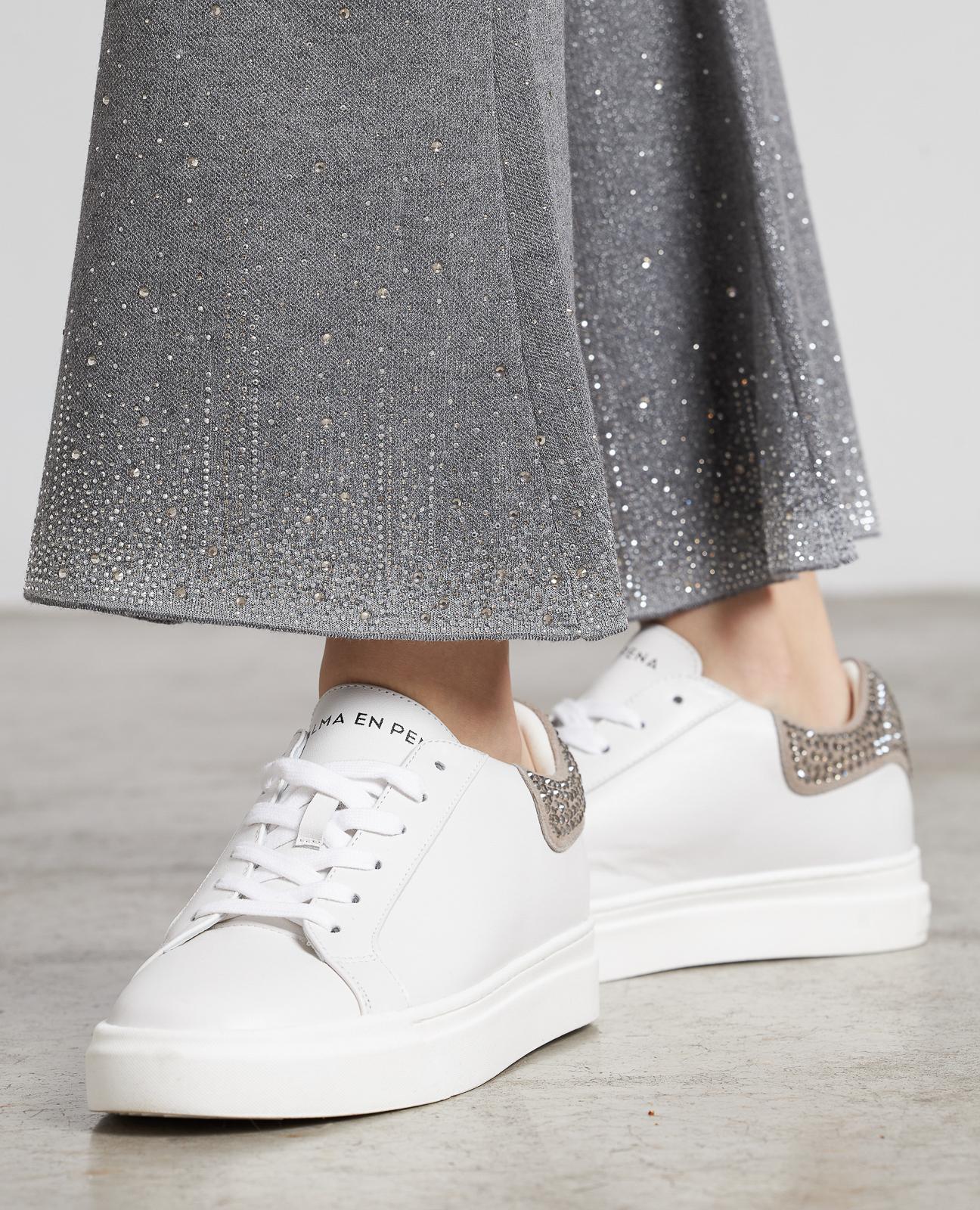 PANTALÓN ACAMPANADO DETALLES