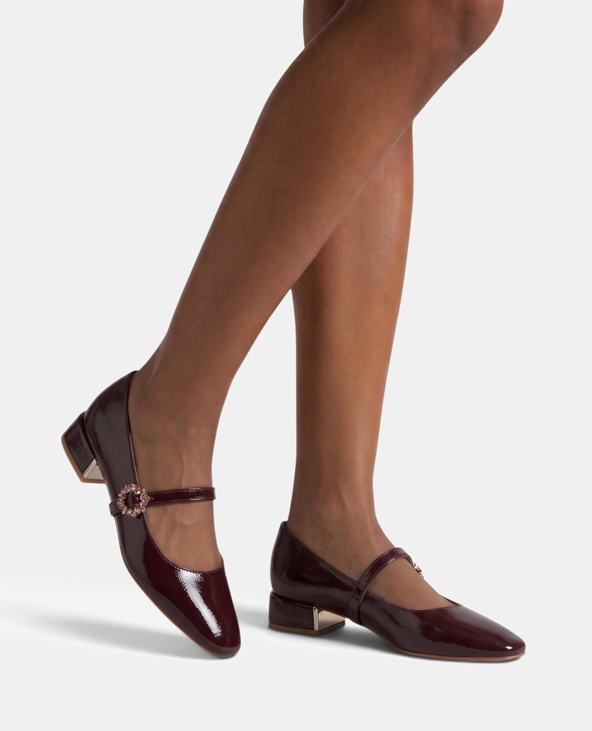 PATENT LEATHER FLATS