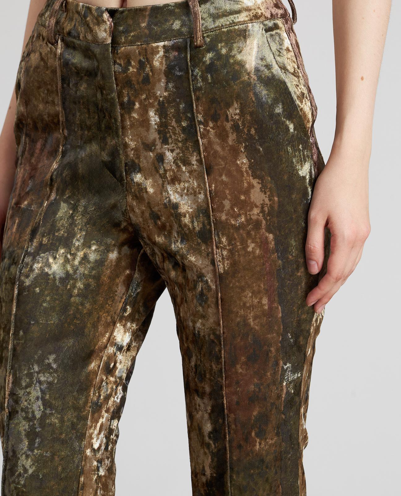 PANTALÓN FLARE TERCIOPELO