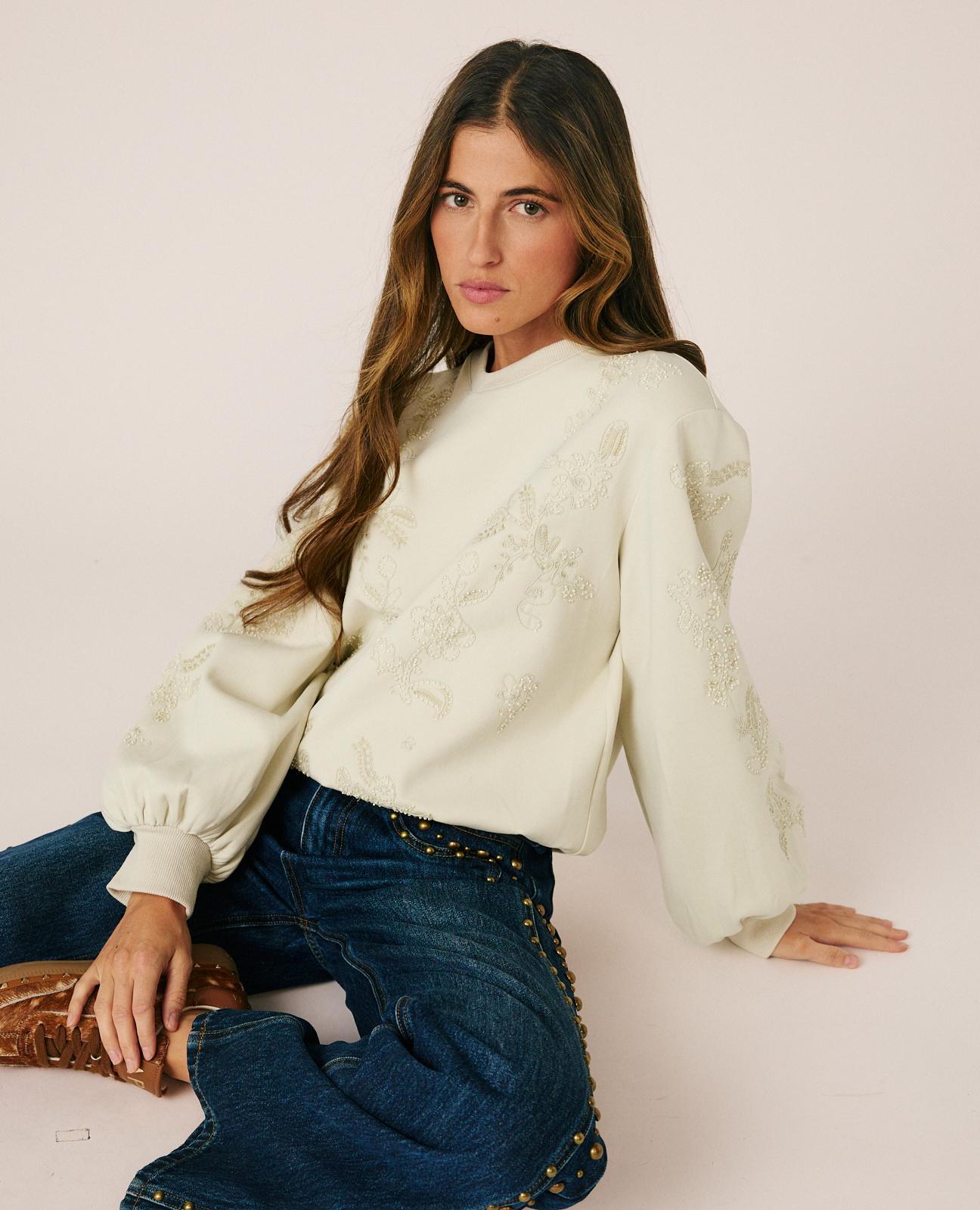 SUDADERA BORDADOS FLORALES