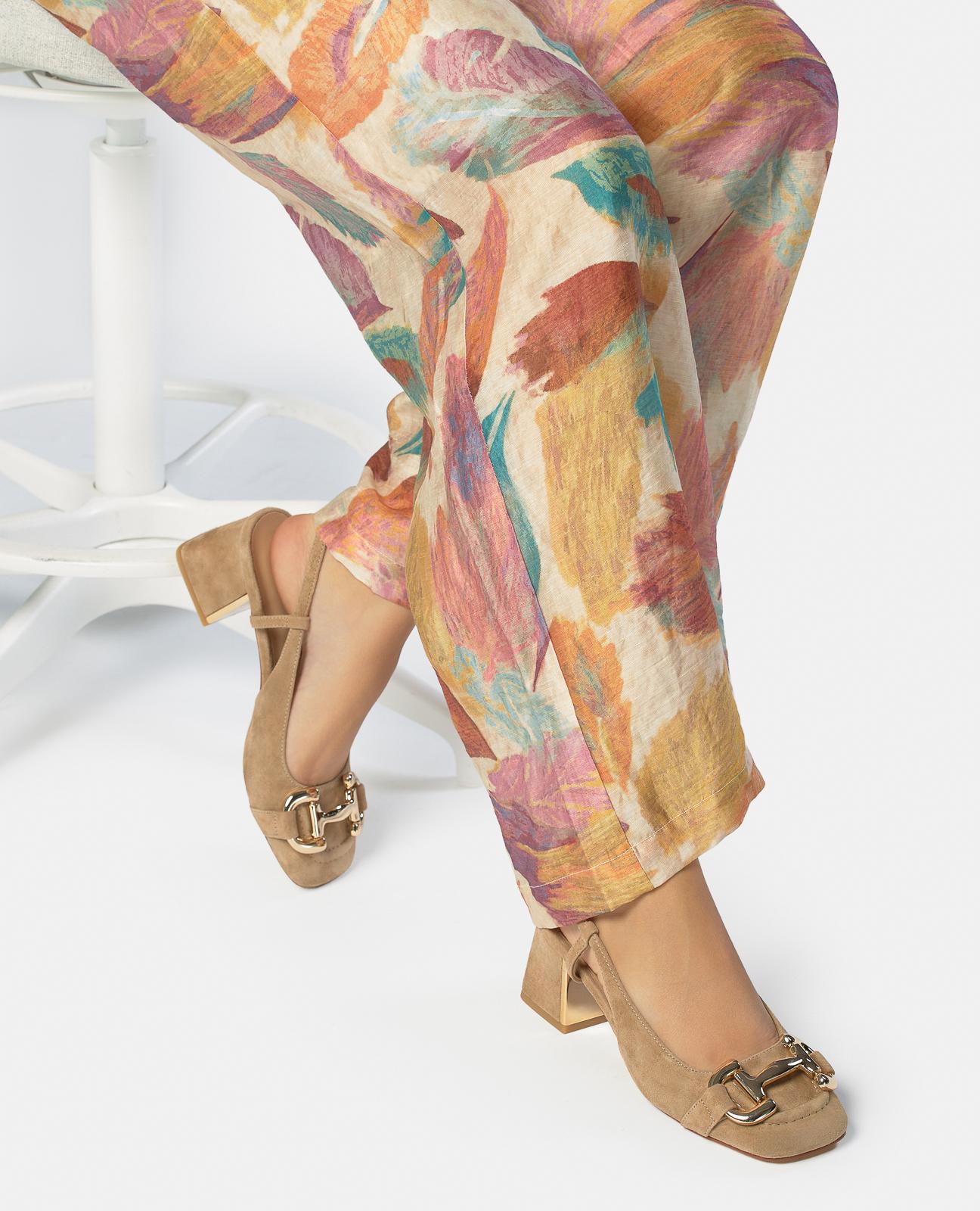 ZAPATO DESTALONADO CON HEBILLA