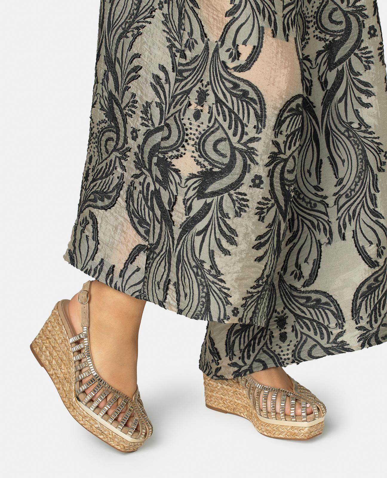 SANDALIA EN REJILLA DE ESPARTO