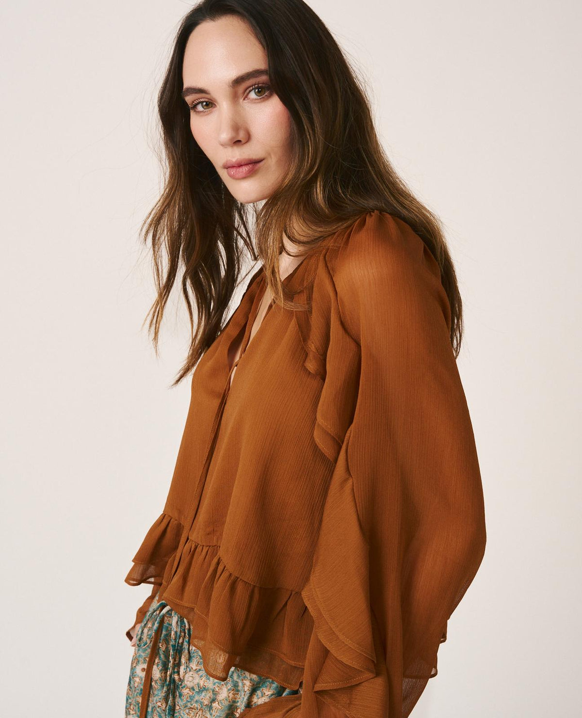BLUSA CON MANICHE A VOLANT