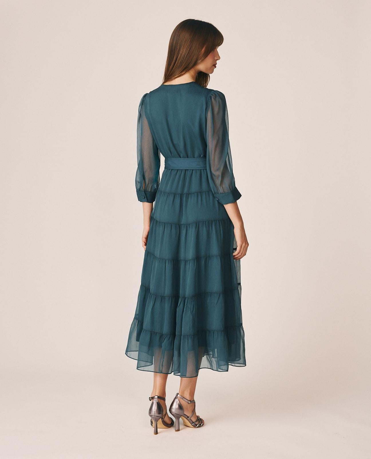 VESTIDO MIDI CON ESCOTE CRUZADO