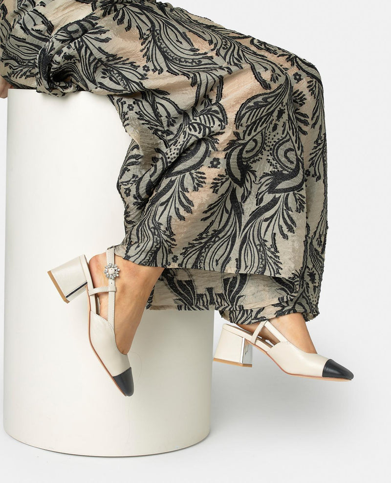 ZAPATO DESTALONADO CON TACON PUNTERA CONTRASTE