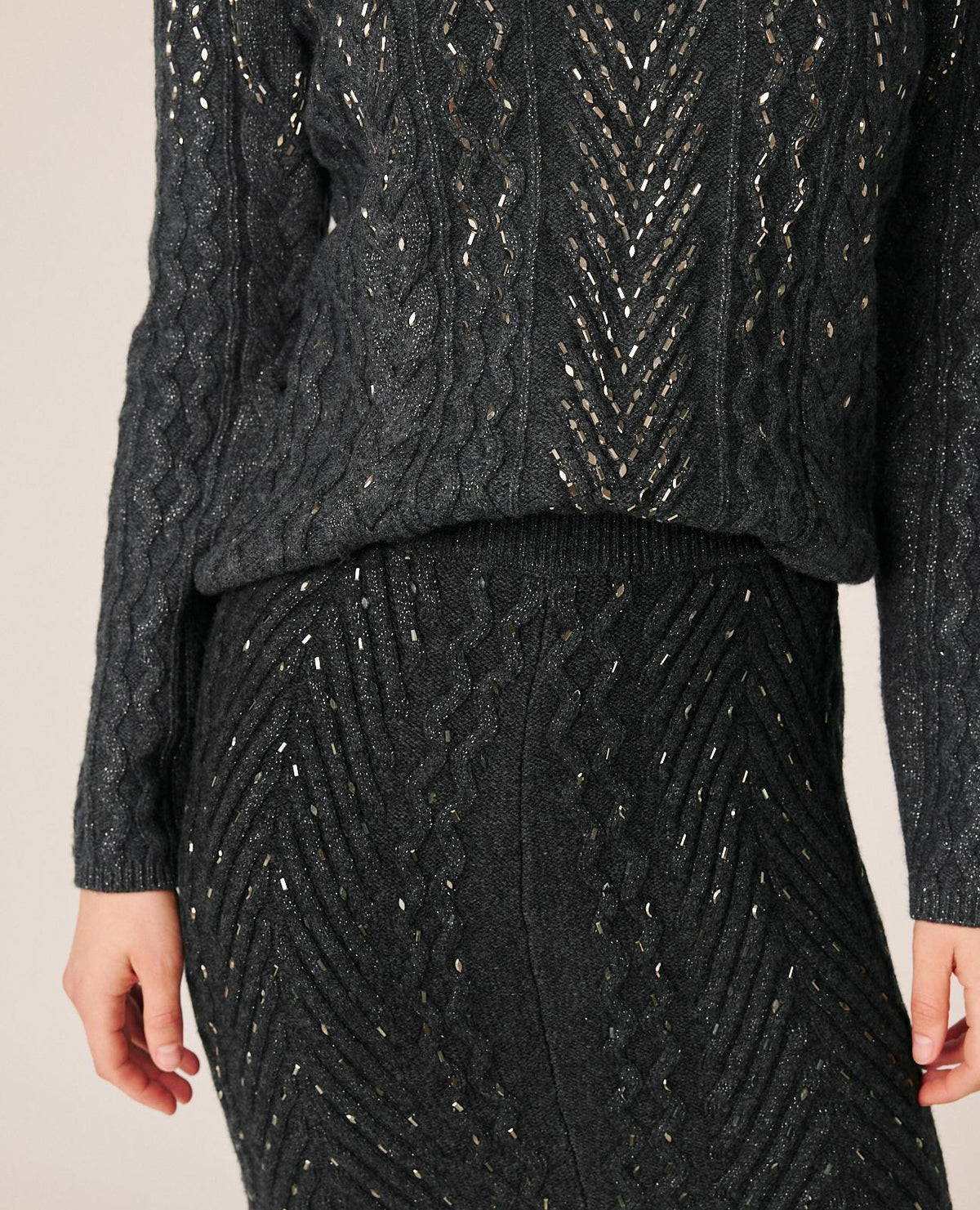 FALDA MIDI PUNTO CON STRASS