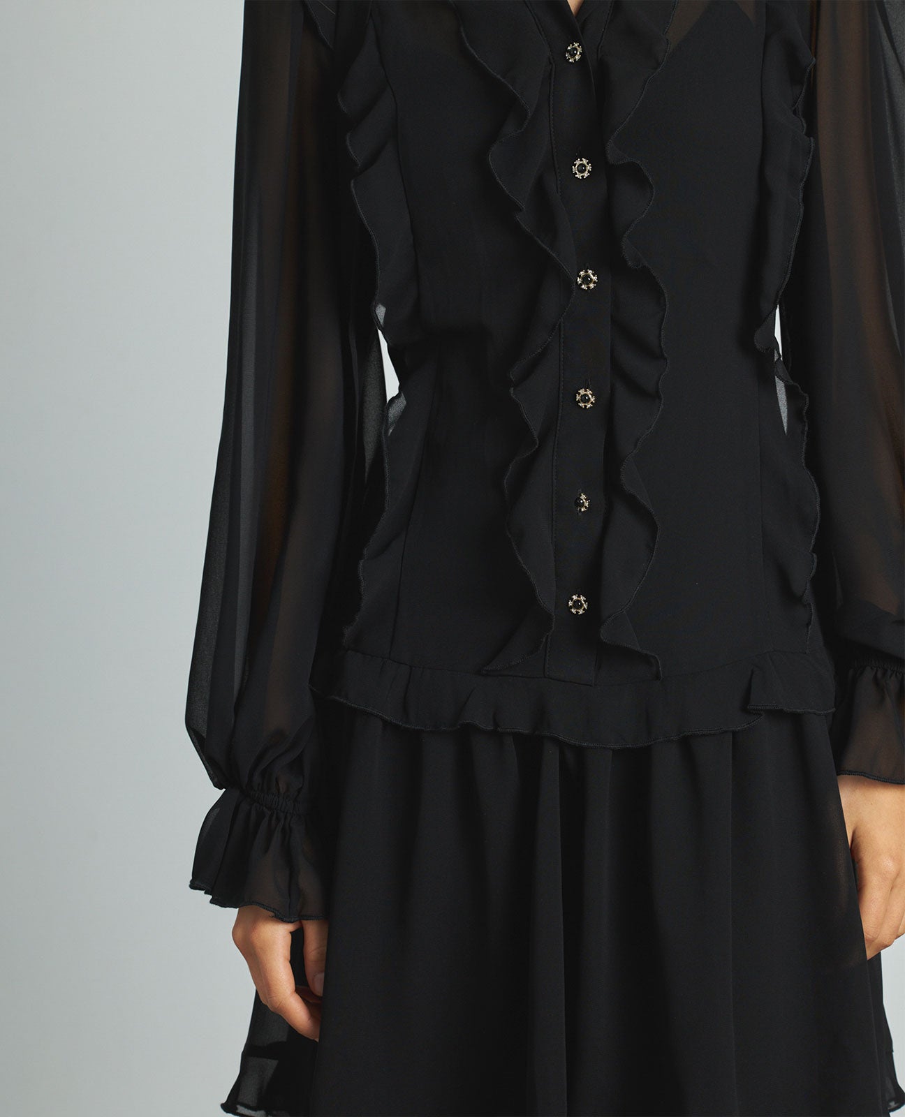 VESTIDO CURTO COM FOLHOS