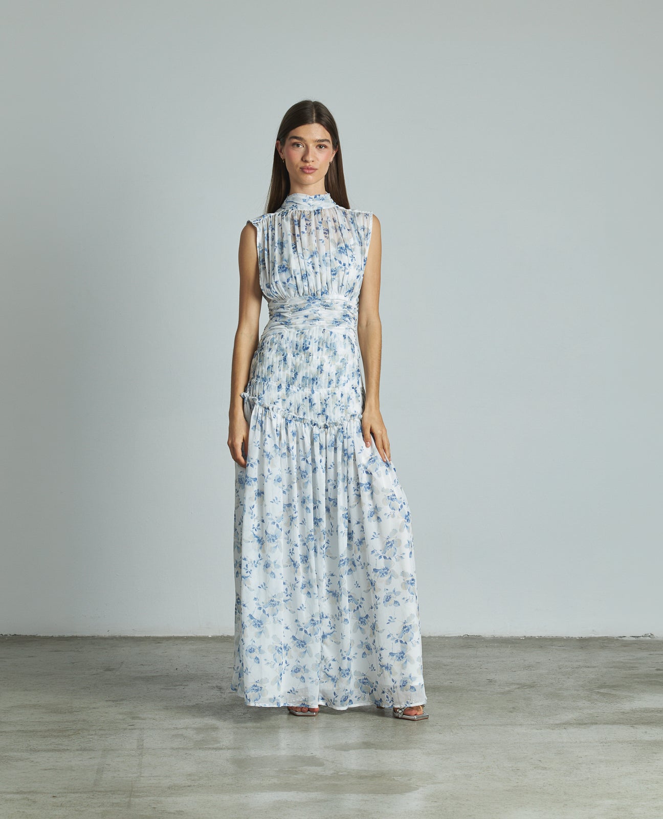 VESTIDO COMPRIDO PLISSADO COM HALTERES