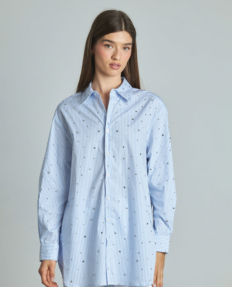 CAMISA DE RAYAS CON PEDRERÍA