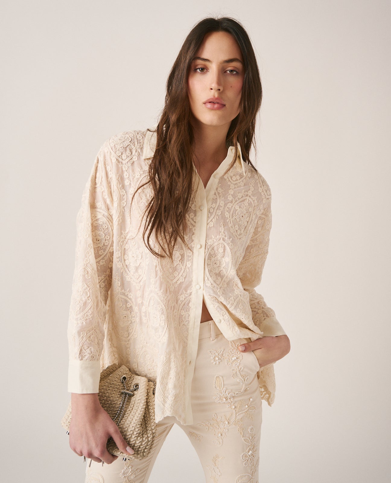 SHIRT EMBROIDERED DETAILS