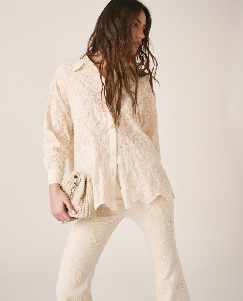 CAMISA DETALLES BORDADOS