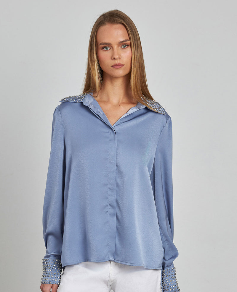 CAMISA EFECTO SATINADO PEDRERÍA