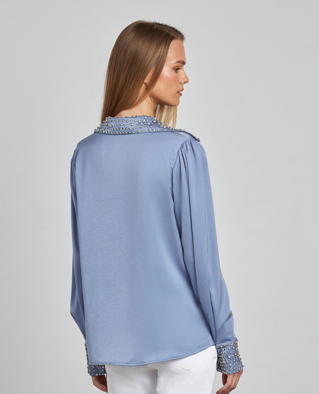 CAMISA EFECTO SATINADO PEDRERÍA