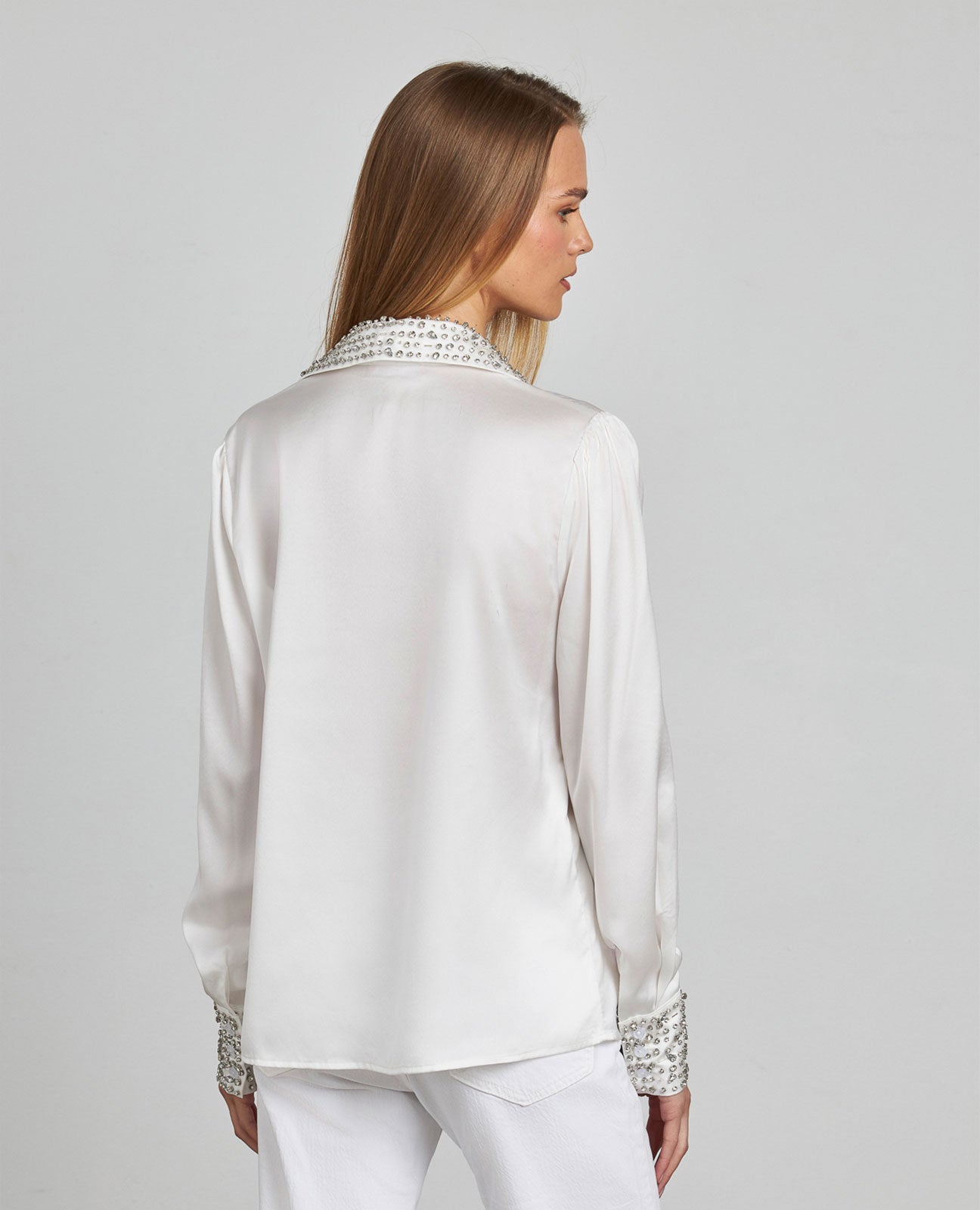 CAMISA EFECTO SATINADO PEDRERÍA