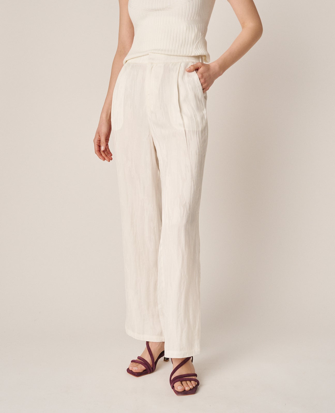 PANTALÓN TIRO ALTO TEXTURA