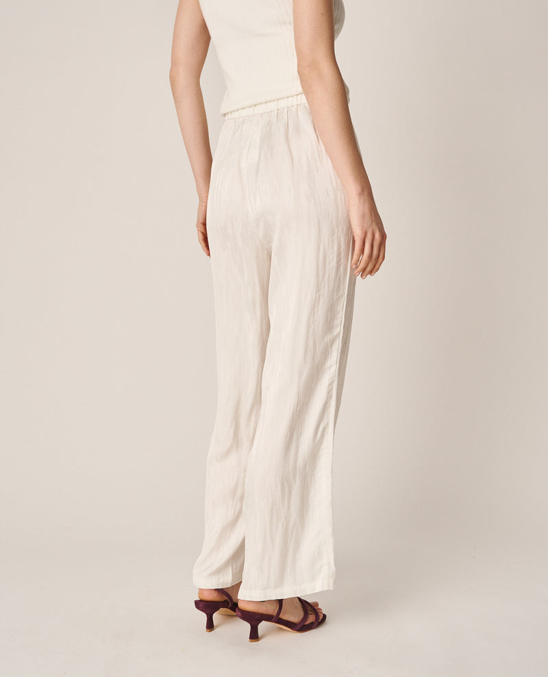 PANTALÓN TIRO ALTO TEXTURA