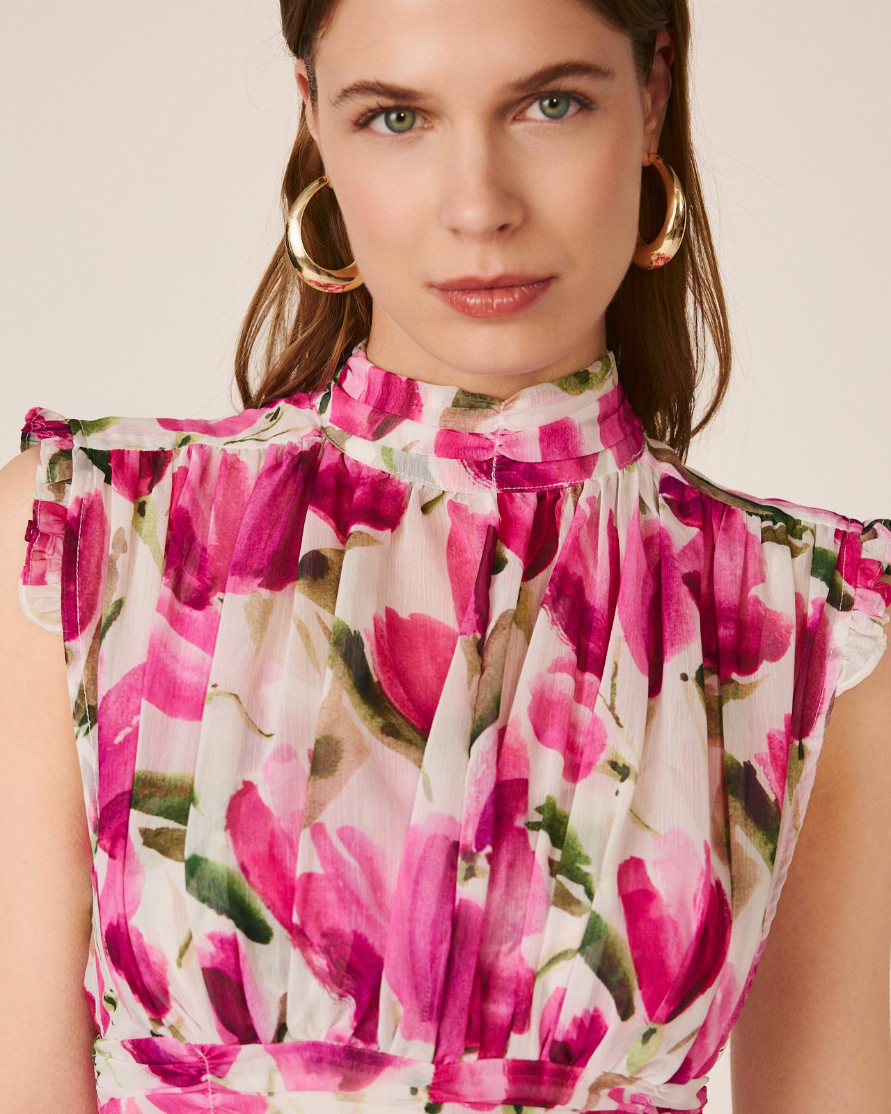 VESTIDO DE GOLA ALTA