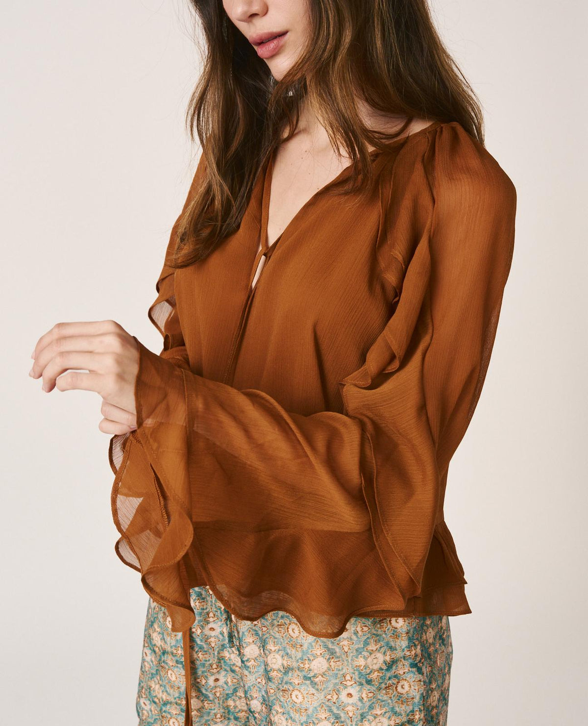 BLUSA CON MANICHE A VOLANT