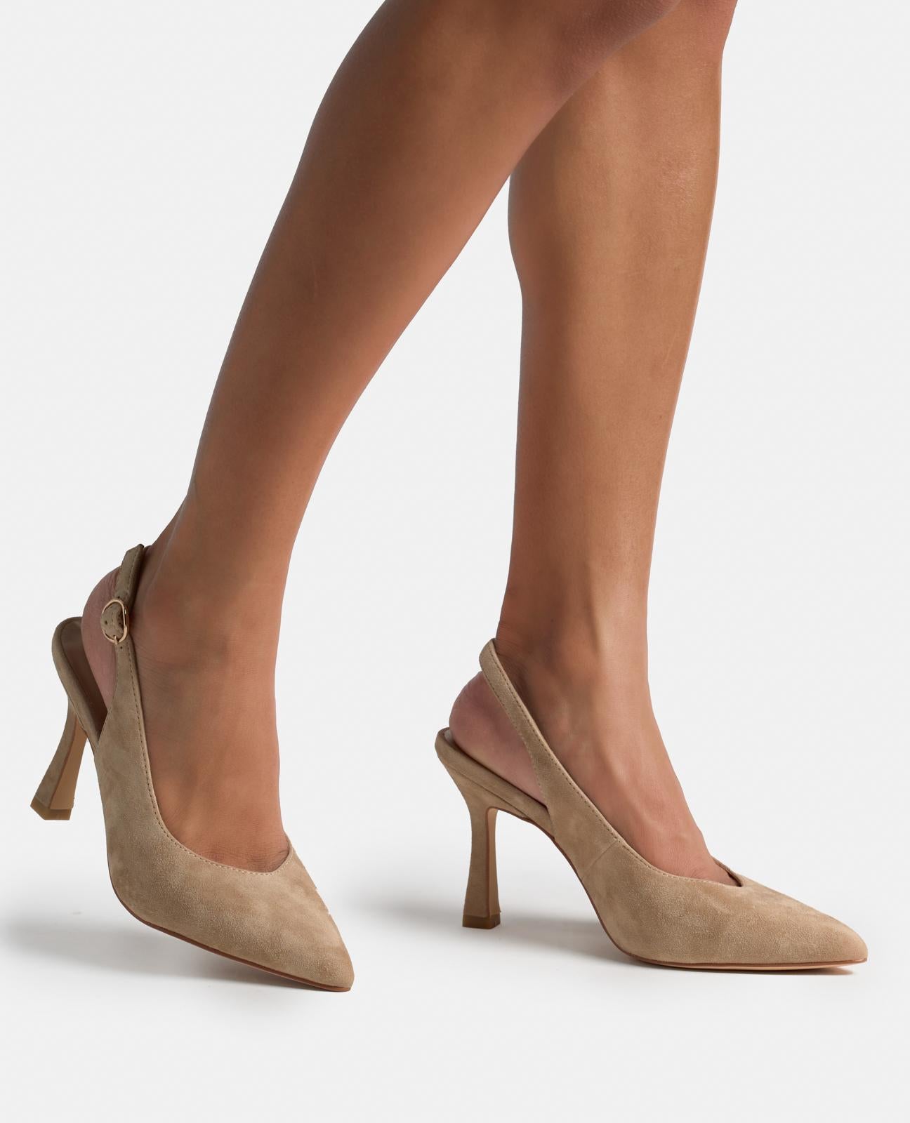 SCHUHE MIT STILETTO-ABSATZ