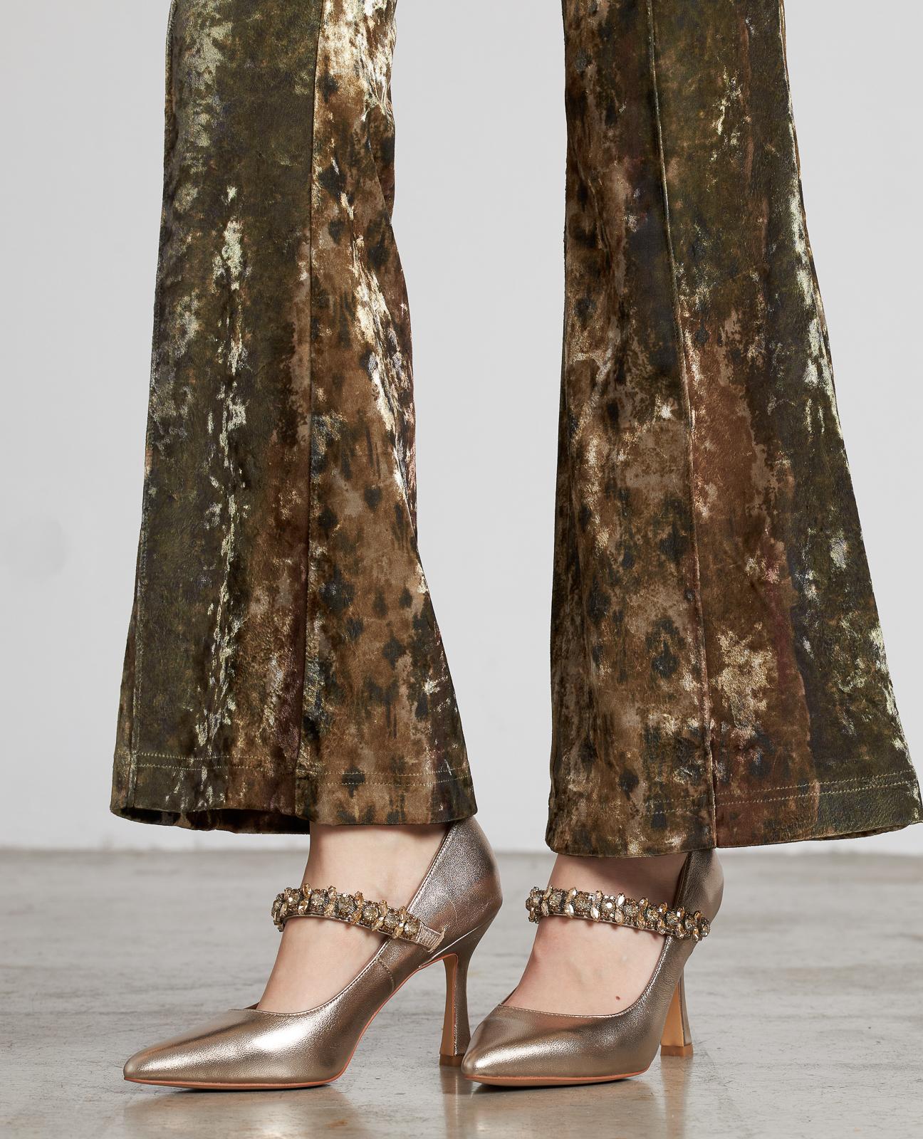 PANTALÓN FLARE TERCIOPELO