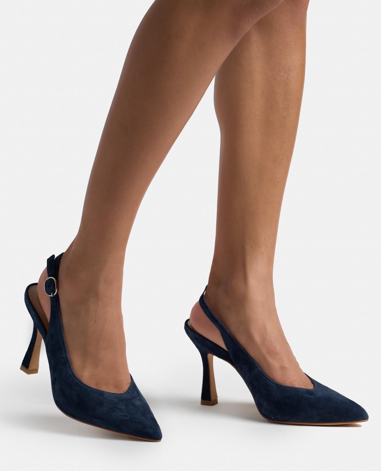 ZAPATO TACÓN AGUJA DESTALONADO