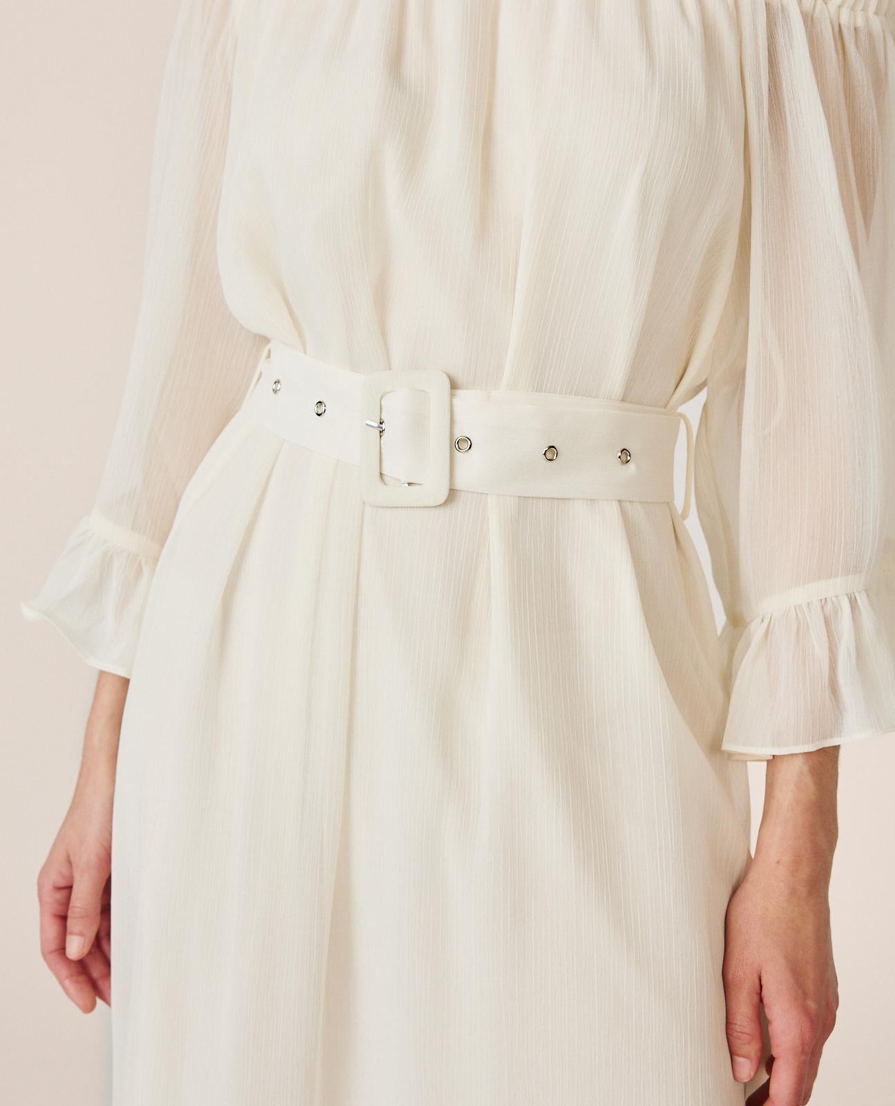 VESTIDO MÉDIO COM MANGAS FOLHADAS