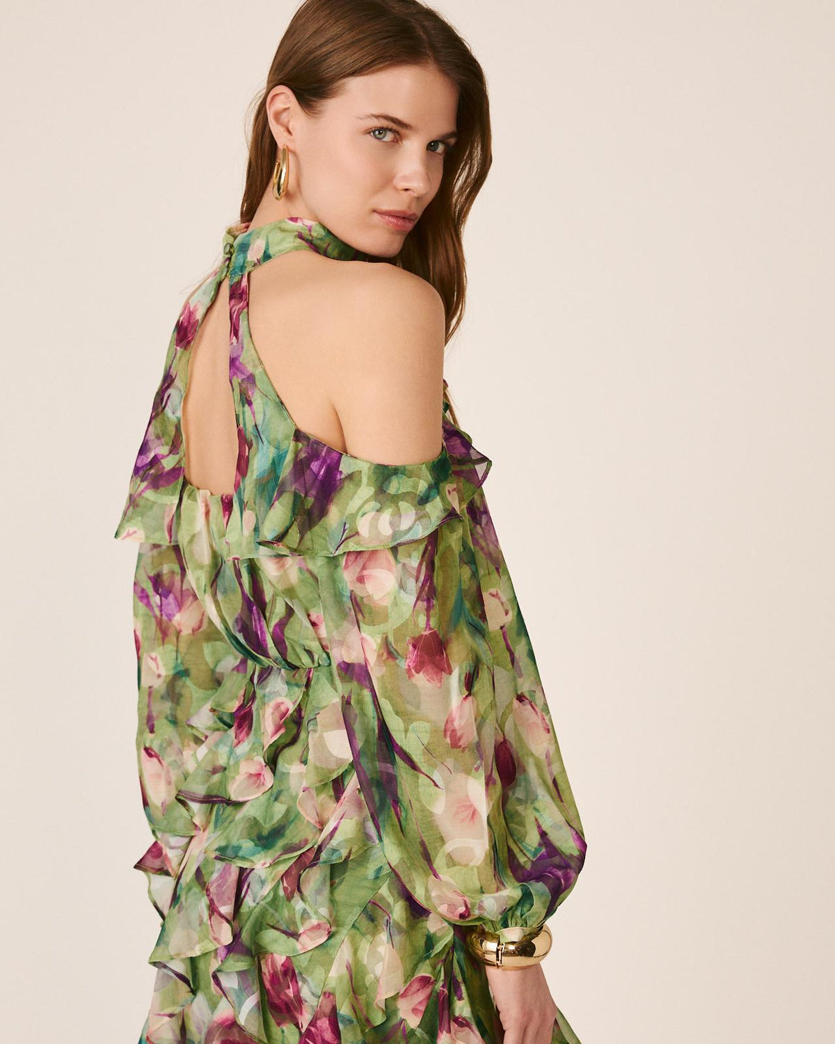 ABITO CON SCOLLO ALL'HALTER